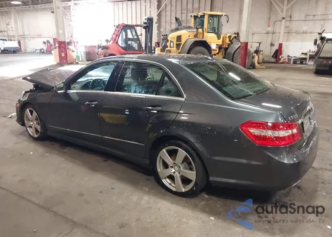 2011 Mercedes-Benz E 350 z USA, uszkodzony, nr VIN WDDHF5GB7BA391060